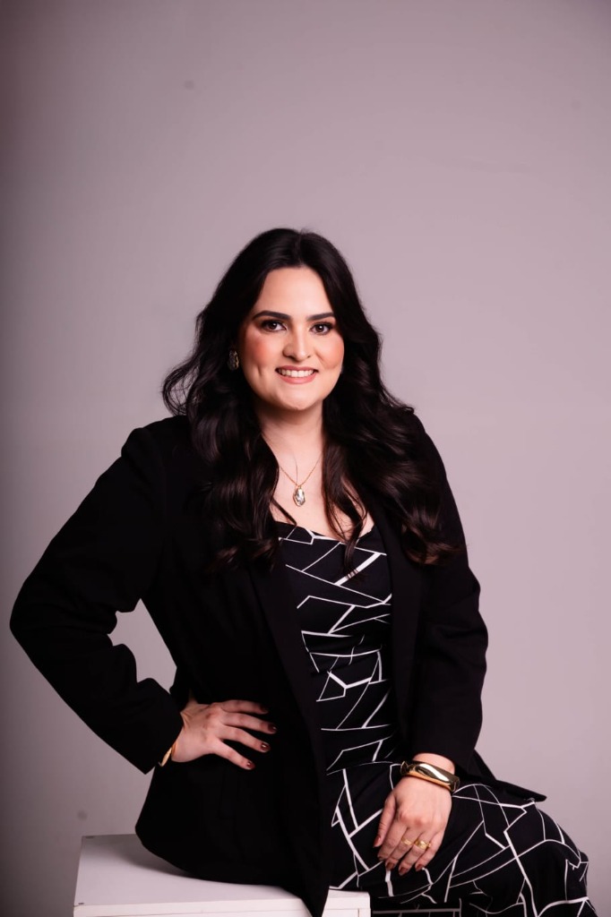 Dra. Camila Almeida Rabelo - Advogada Previdenciária